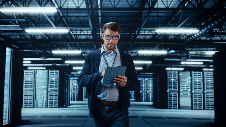 Proactive Data Center Maintenance Services: 5 Key Elements for Long-Term Facility Performance